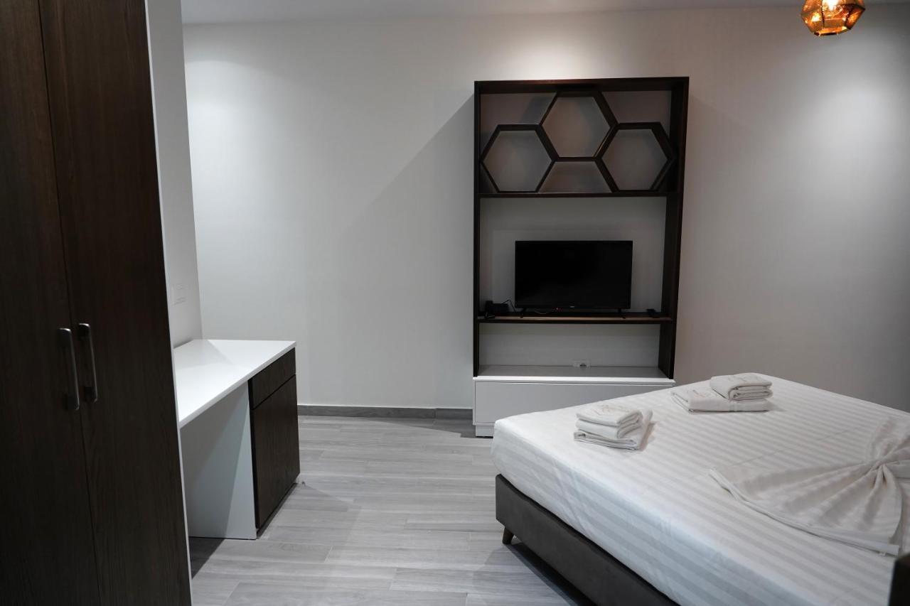 The Honeycomb Boutique Hotel Golem  Dış mekan fotoğraf