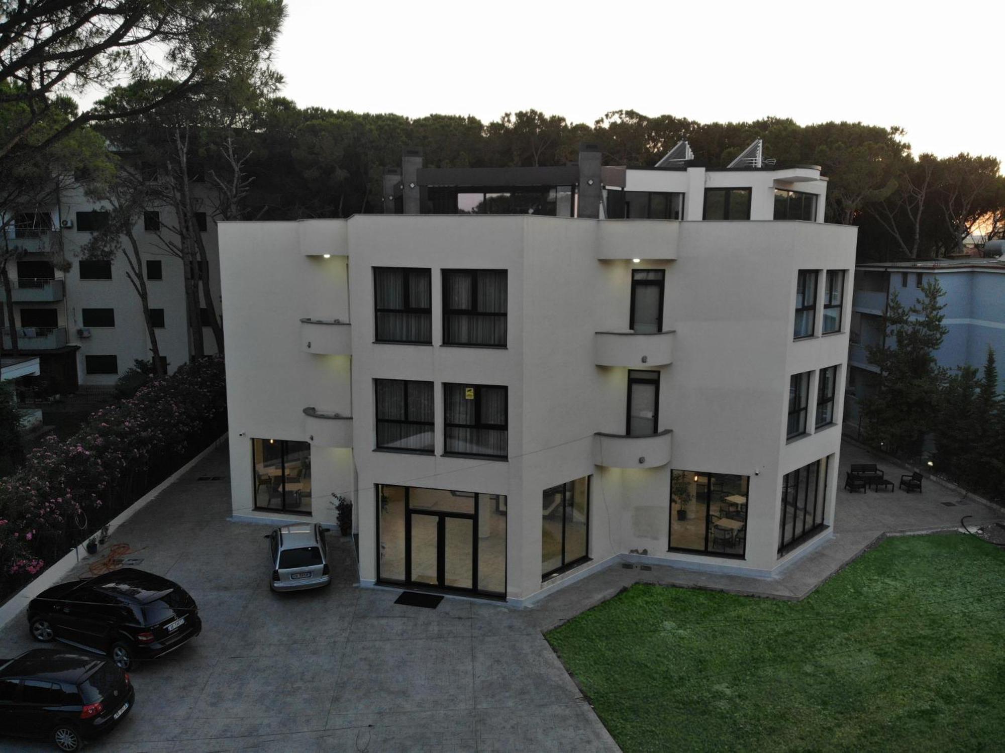 The Honeycomb Boutique Hotel Golem  Dış mekan fotoğraf
