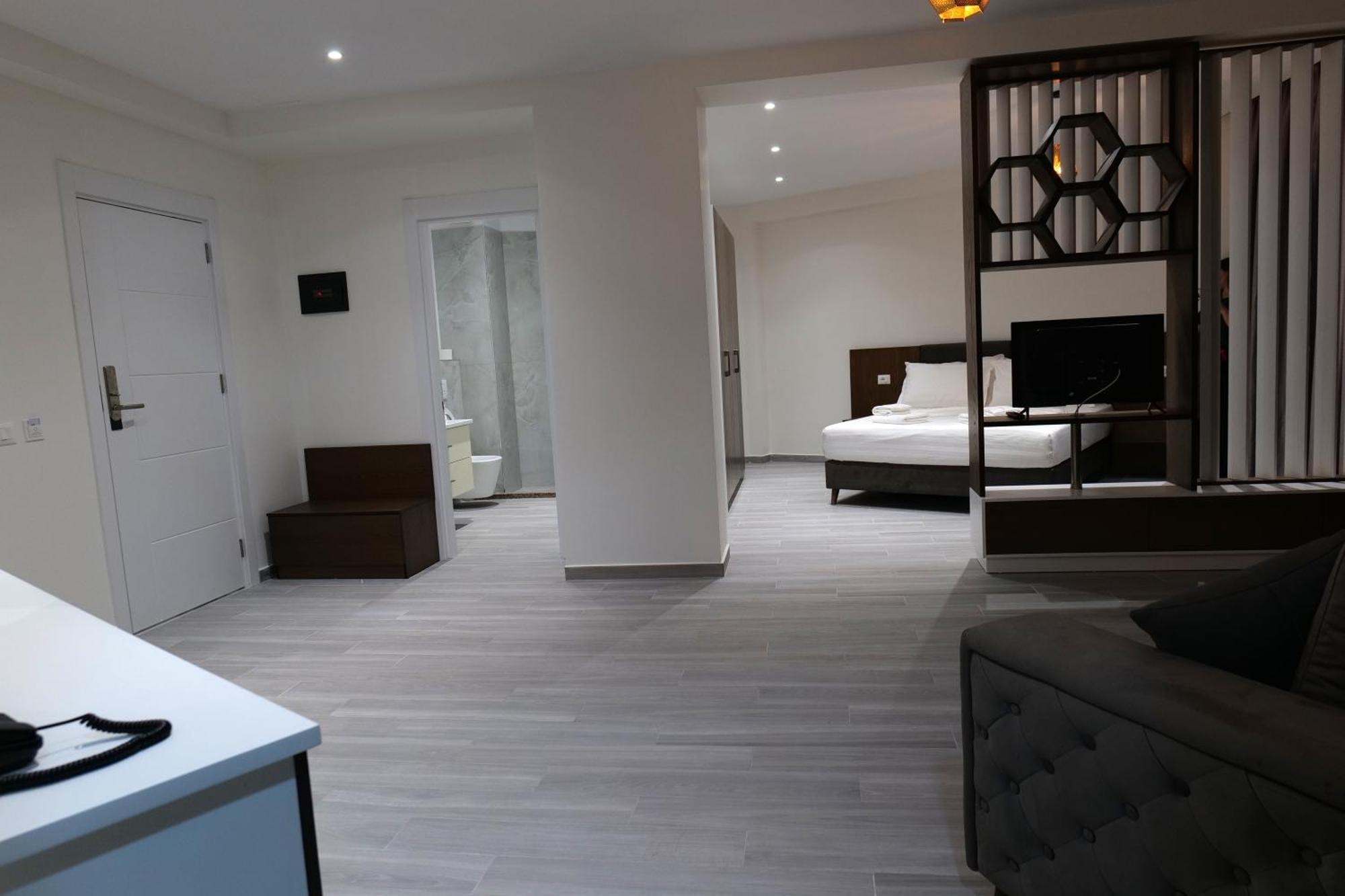 The Honeycomb Boutique Hotel Golem  Dış mekan fotoğraf