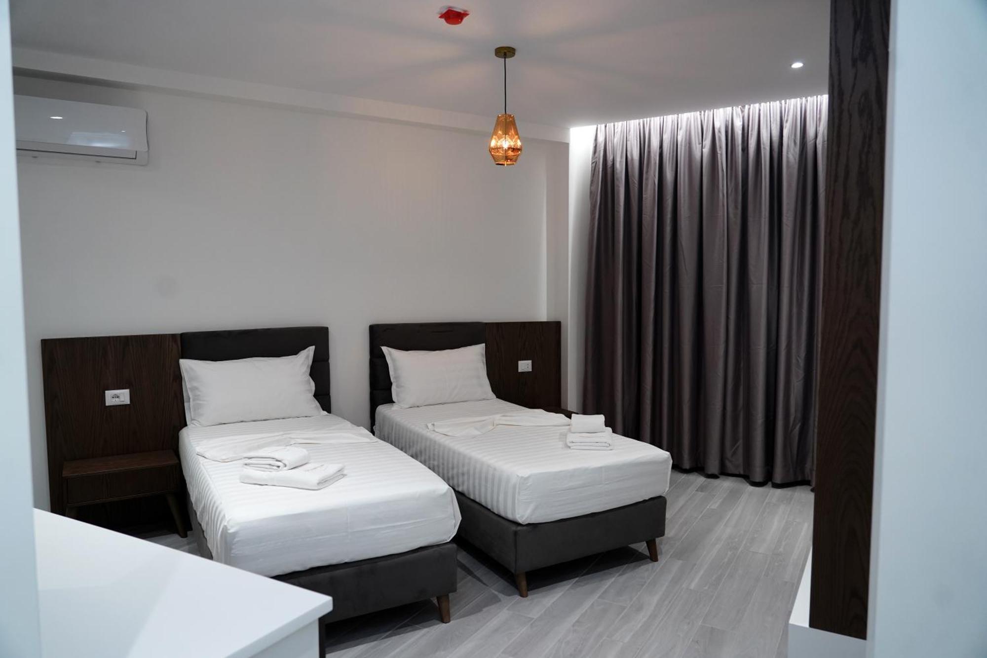 The Honeycomb Boutique Hotel Golem  Dış mekan fotoğraf
