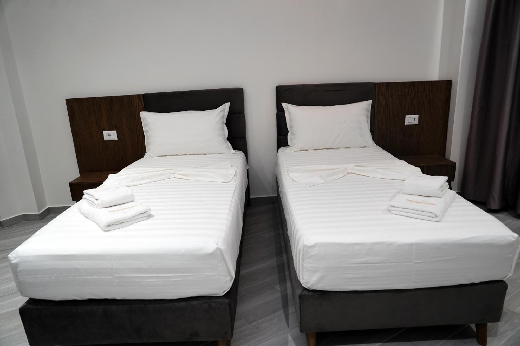 The Honeycomb Boutique Hotel Golem  Dış mekan fotoğraf