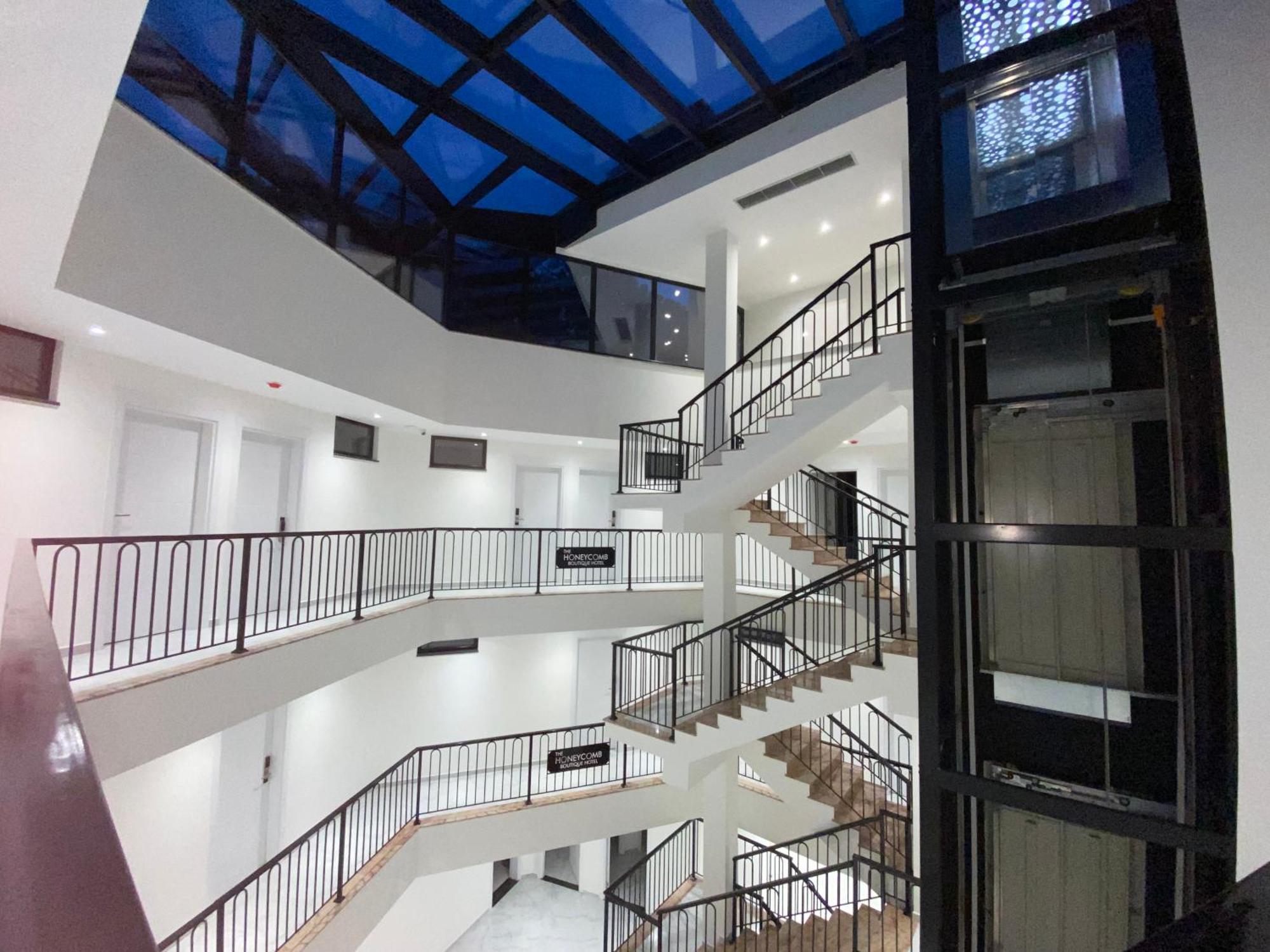 The Honeycomb Boutique Hotel Golem  Dış mekan fotoğraf
