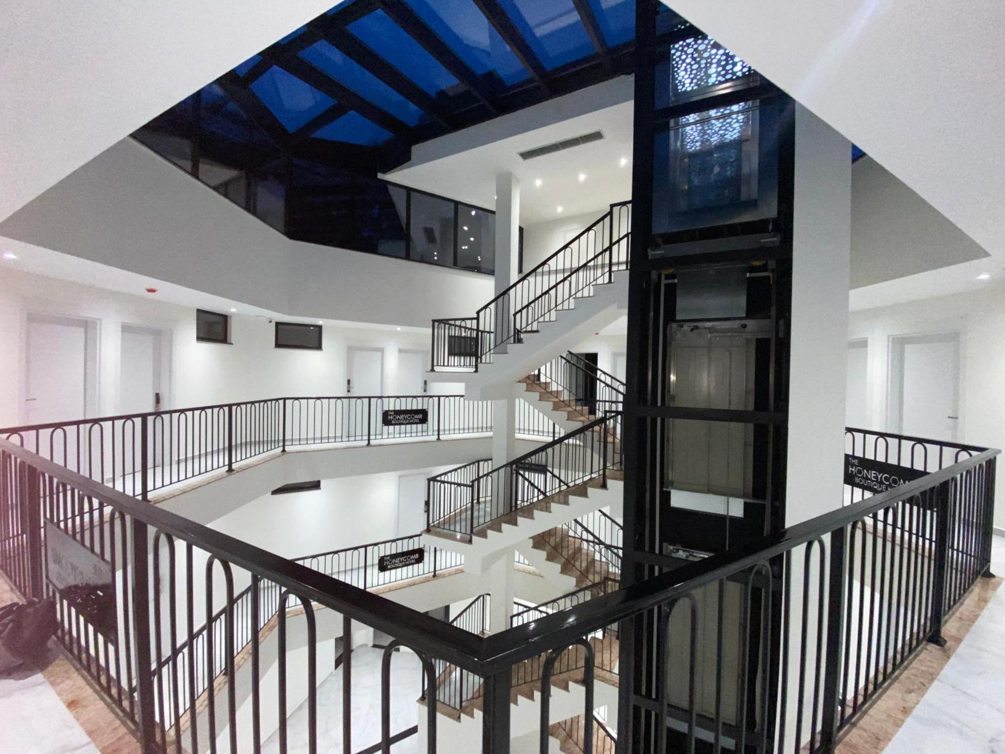 The Honeycomb Boutique Hotel Golem  Dış mekan fotoğraf